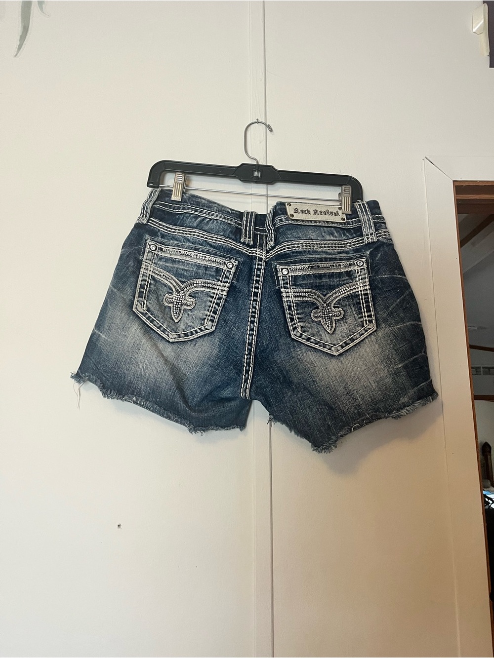 Rock Revival Chanton Mid Rise Curvy Denim Shorts Size Thick Stitch Rhinestone